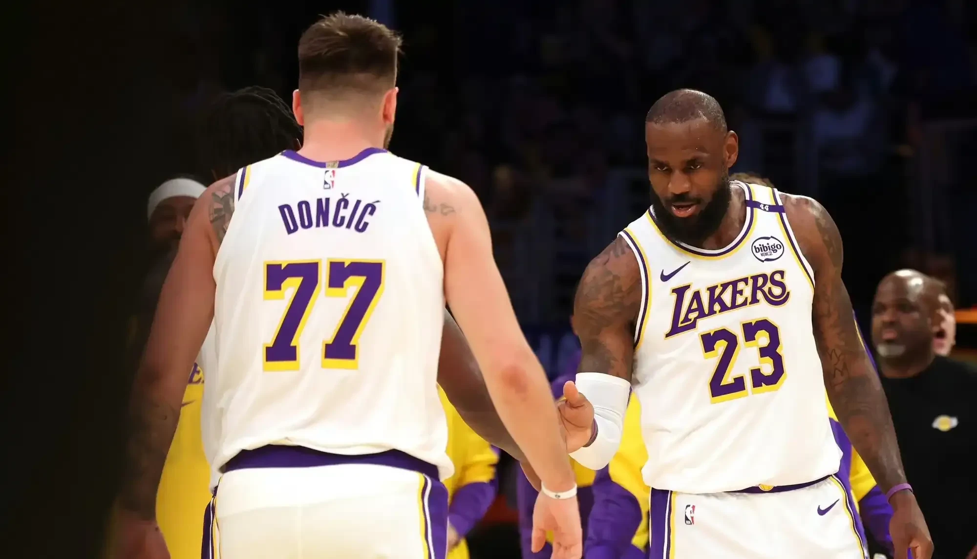 爱游戏体育-浓眉哥重要时刻重要助攻，瑞士队带队取胜！